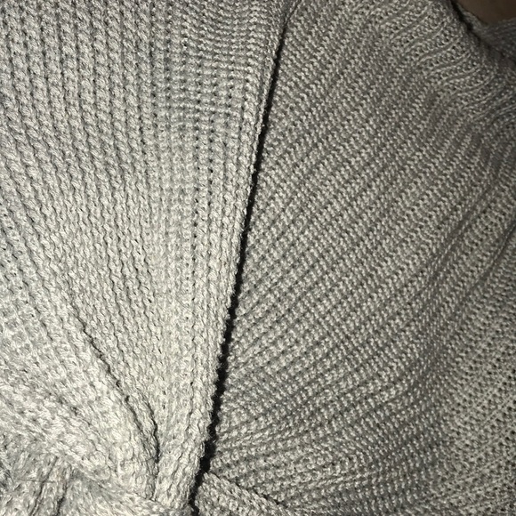 grey sweater - Picture 4 of 5